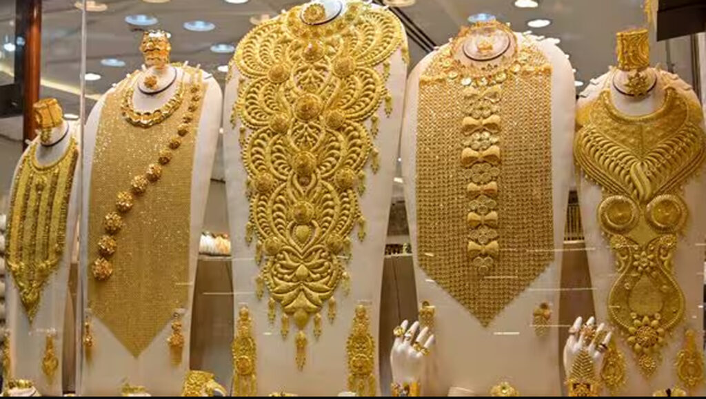 gold Price Today: সোনার দাম কম, আজ কলকাতায় সোনা কিনলে লাভ কত?