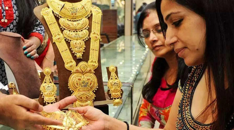 Gold Price Hike: সোনার দাম বৃদ্ধি ৩৭ বছরে ৩২ বার! ১০ বছর আগে সোনার দাম কত ছিল? হলুদ ধাতু কত দিনে দুই লাখের সীমা অতিক্রম করতে পারে?