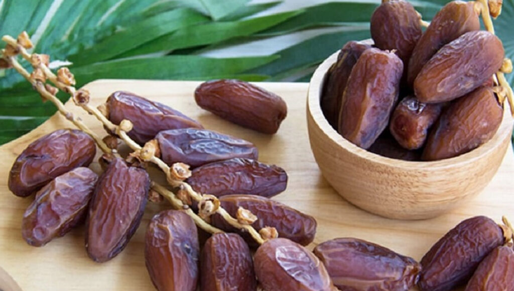 খেজুরের উপকারিতা এবং পুষ্টিগুণ | Benefits of Dates (Khejur) in Bengali