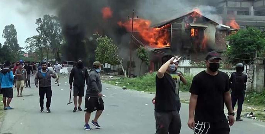 Manipur Violence Update: মণিপুরে ৩ নারী ও ৩ শিশুর মৃতদেহ উদ্ধার! সিএম বীরেন, ৩ মন্ত্রী, ৬ বিধায়কের বাড়িতে হা