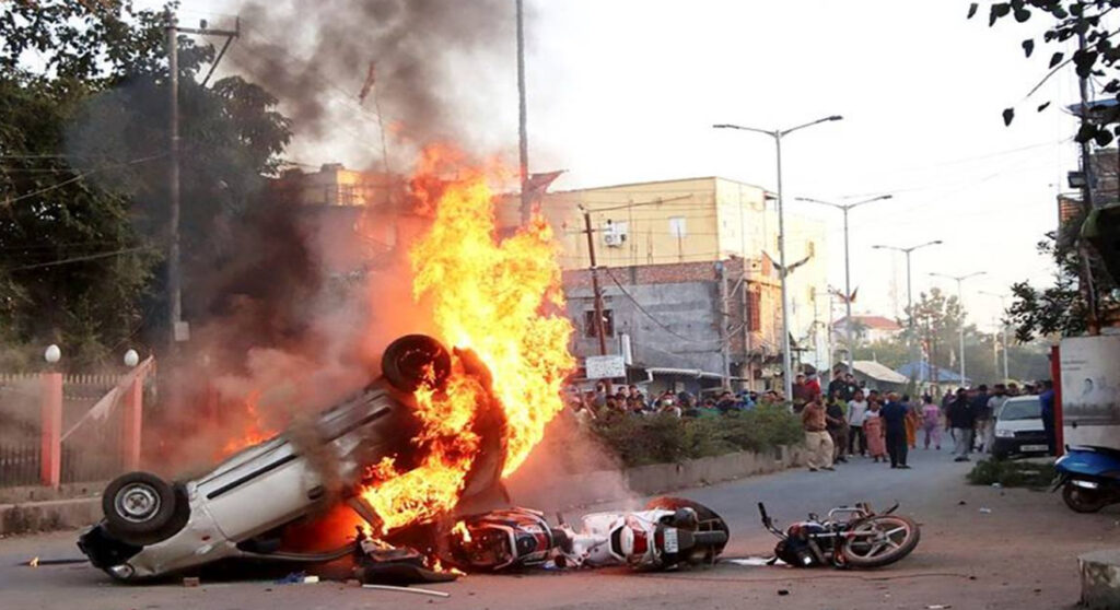 Manipur Violence Update: মণিপুরে ৩ নারী ও ৩ শিশুর মৃতদেহ উদ্ধার! সিএম বীরেন, ৩ মন্ত্রী, ৬ বিধায়কের বাড়িতে হা