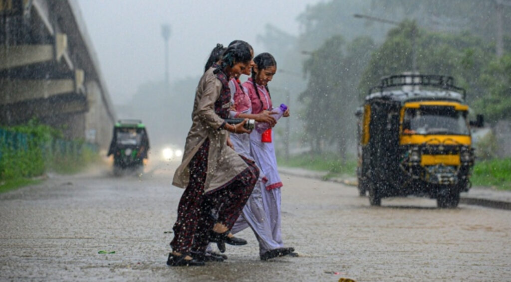 West Bengal Weather: বঙ্গোপসাগরে ফের নিম্নচাপ ! তৈরি হবে ঘূর্ণাবর্ত, রাজ্য জুড়ে কি এর প্রভাব পড়বে শীতের আমেজে 