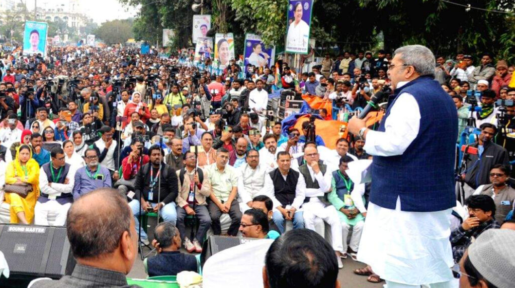 Waqf Land: 'যেখানে নমাজ পড়বে, সেটাই ওয়াকফ সম্পত্তি', বললেন কল্যাণ, BJP বলল ‘বাংলাদেশের…’